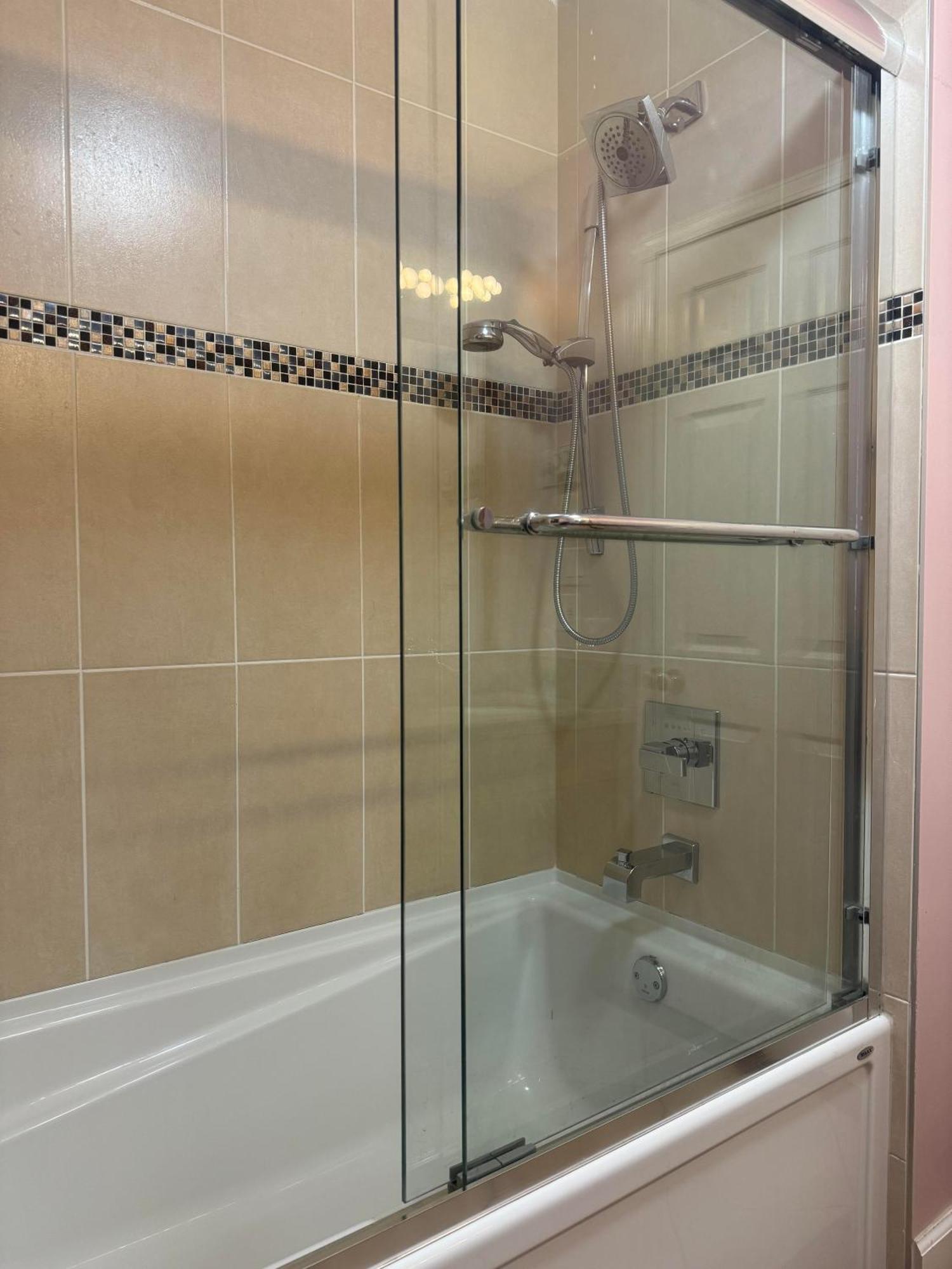 Comfortable Guest Home Near Downtown Vancouver & Sights & Stores Екстер'єр фото
